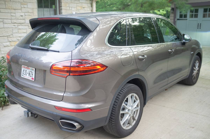 Illustration for article titled At $43,000, Is This 2015 Porsche Cayenne The Brown Diesel Wagon We All Want?